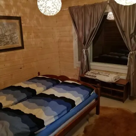 Parpalandia Cottages Шале Муурола